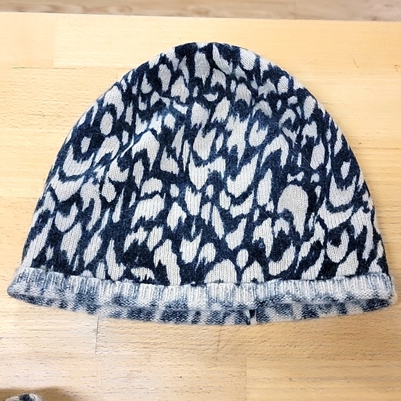 Marc by Marc Jacobs hat & scarf set - Picture 4 of 5